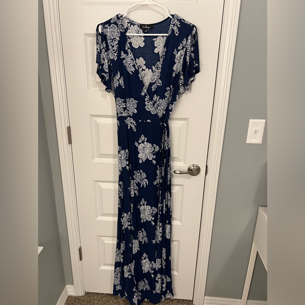 Lulu’s Navy Blue Floral Print Maxi Dress